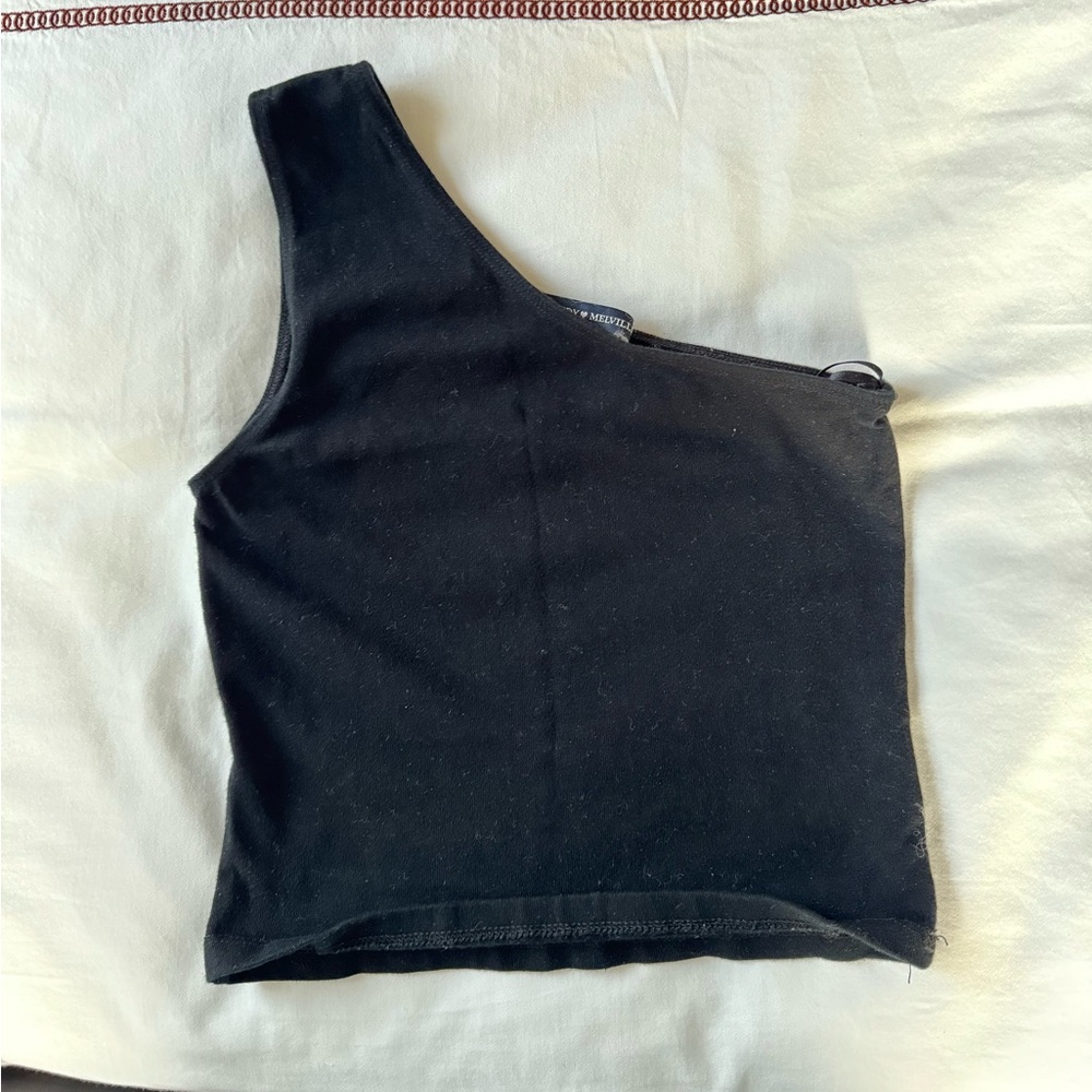 One shoulder top